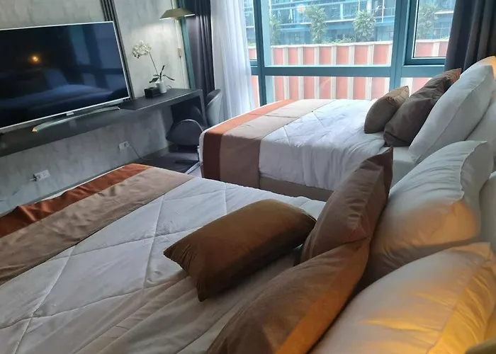 Luxestaysmnl Elegant Family 2br Poolgym 400mbps Wifi Netflx Amazing View * Manila