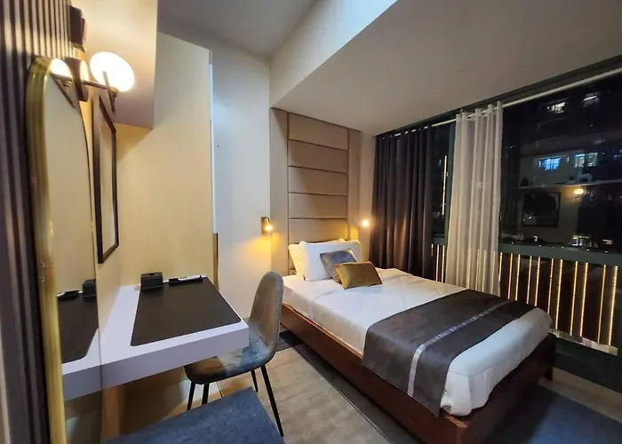 Luxestaysmnl Elegant Family 2br Poolgym 400mbps Wifi Netflx Amazing View Apartment