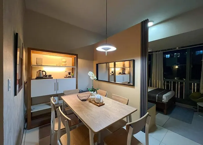 Luxestaysmnl Elegant Family 2br Poolgym 400mbps Wifi Netflx Amazing View