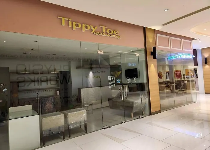 Apartment Luxestaysmnl Elegant Family 2br Poolgym 400mbps Wifi Netflx Amazing View Manila