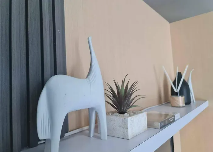 Apartment Luxestaysmnl Elegant Family 2br Poolgym 400mbps Wifi Netflx Amazing View