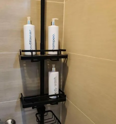 Apartment Luxestaysmnl Elegant Family 2br Poolgym 400mbps Wifi Netflx Amazing View Manila