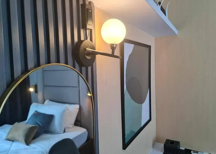Luxestaysmnl Elegant Family 2br Poolgym 400mbps Wifi Netflx Amazing View * Manila