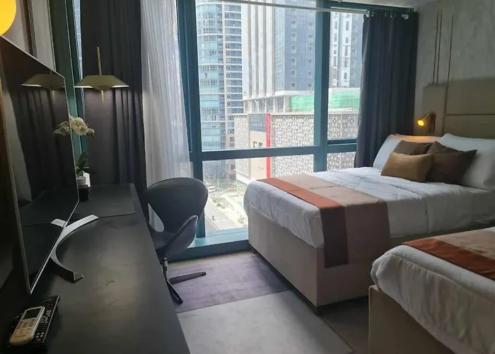 Luxestaysmnl Elegant Family 2br Poolgym 400mbps Wifi Netflx Amazing View Apartment Manila