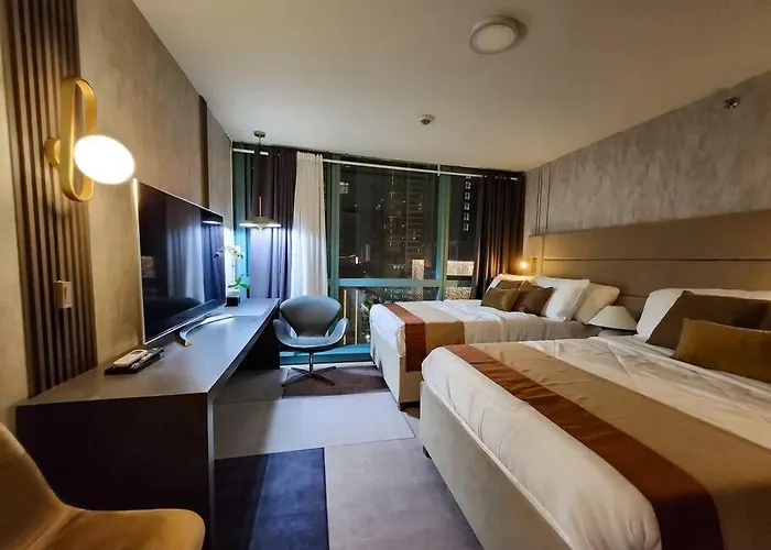 Luxestaysmnl Elegant Family 2br Poolgym 400mbps Wifi Netflx Amazing View Apartment Manila